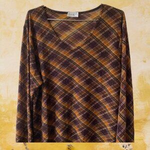 Ninety Woman V-Neck Metallic Top